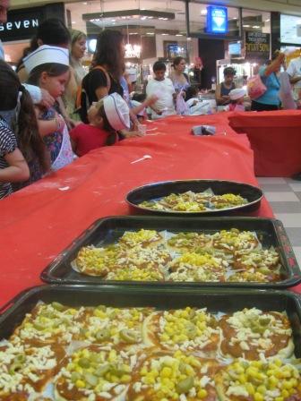 קידום מכירות רוטב פיצה פריניר סדנה בקניון אילון 10